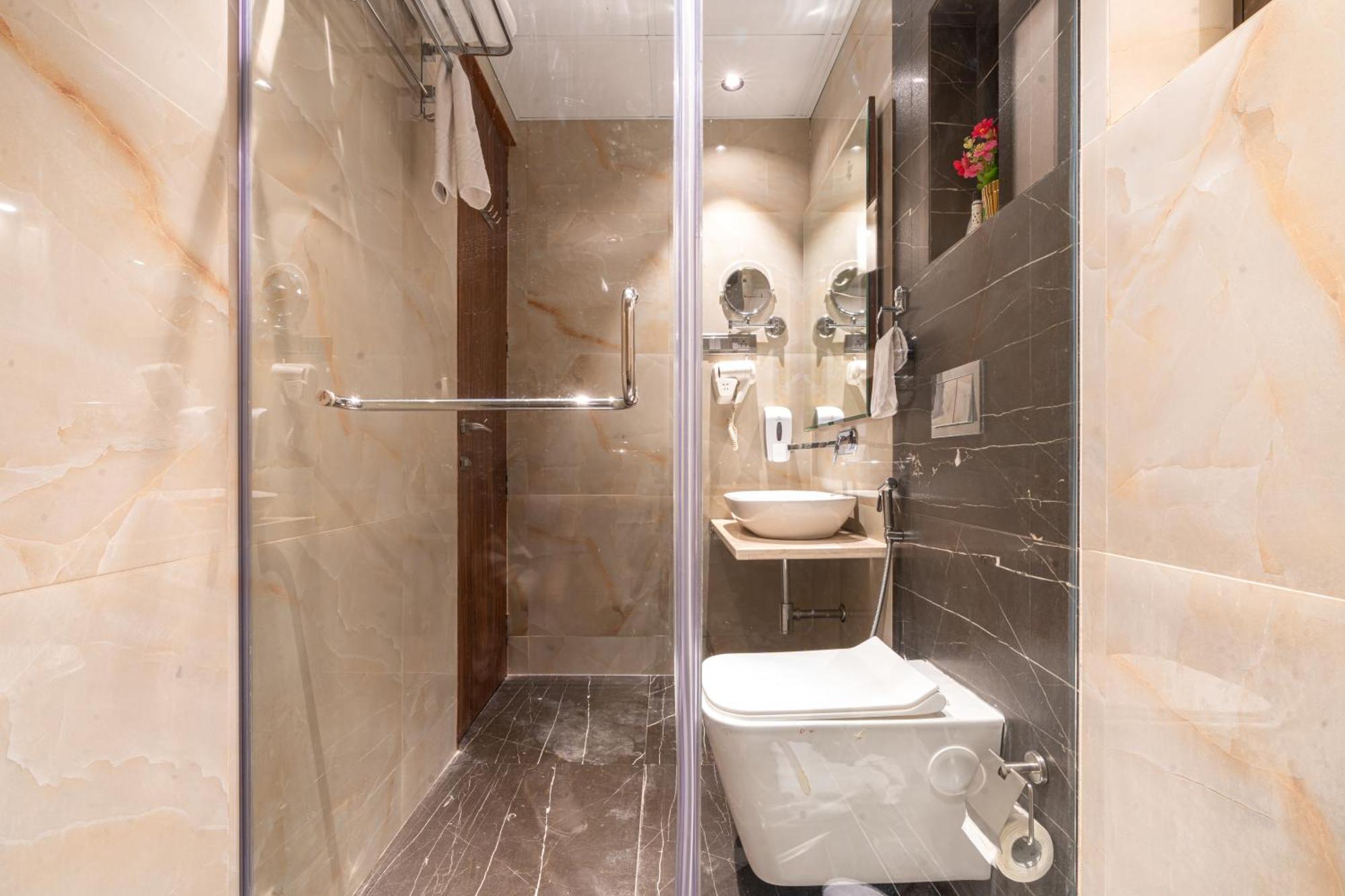 Treebo Premium Heritage Grand -Majiwada ターネー エクステリア 写真
